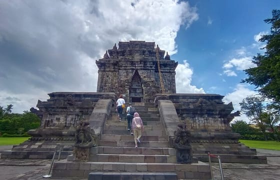 Mendut Temple’s Meditation