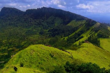 Hanthana Hiking Adventure Day Trip from Kandy
