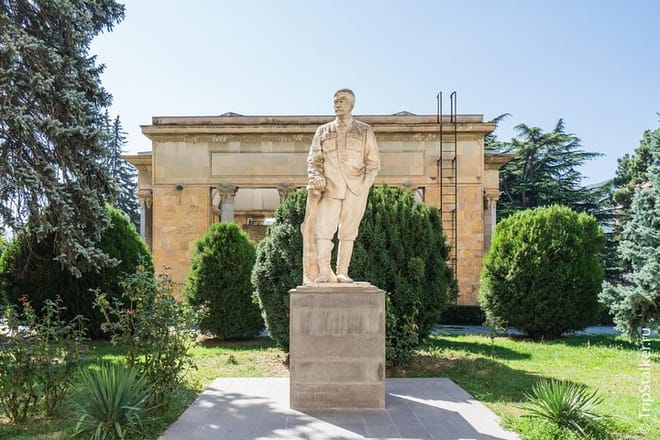 Private Tour to Mtskheta Stalin Museum Uplistsikhe Caves  3
