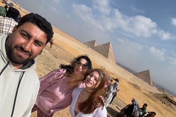 Giza Pyramids, Egyptian Museum & Khan El Khalili Tour