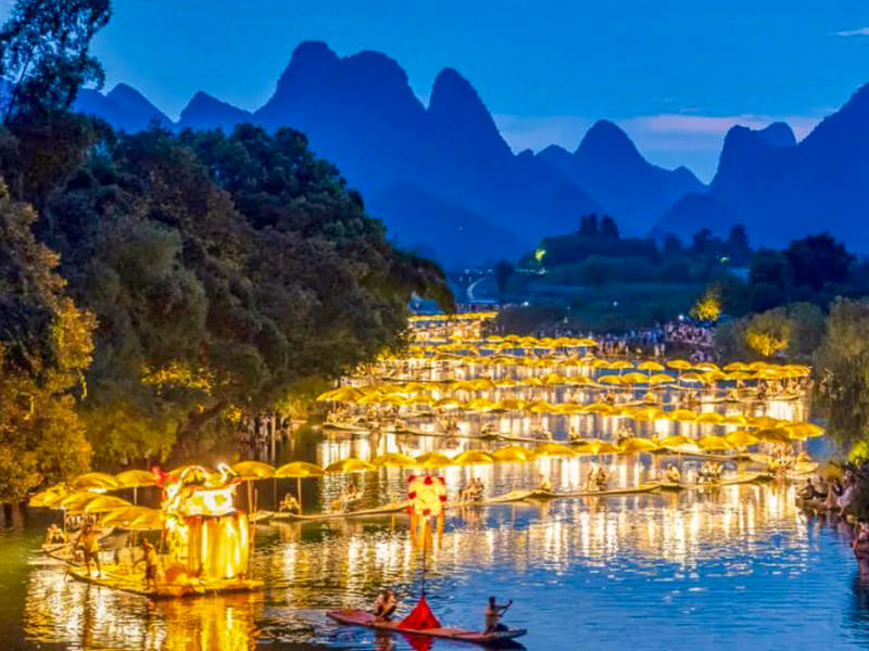Yangshuo & Li River 2-Day Private Tour: Yulong River Bamboo Rafting & Riverside Hiking