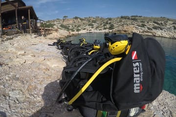 Scuba Diving Experience for Certified Divers in Athens