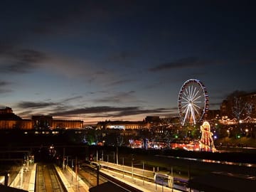 Walking Tour of Edinburgh's Historic Sites and Christmas Market