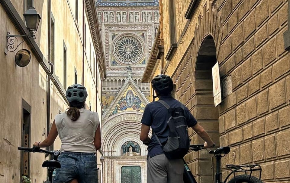 E-Bike Tour of Orvieto and Civita di Bagnoregio from Rome