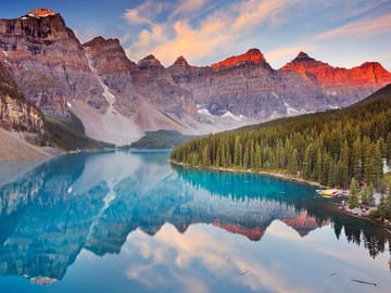 Sunrise Tour to Moraine Lake and Lake Louise from Banff