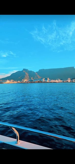 CAPE TOWN :1.5 HOUR LUXURY SUNSET CRUISE WITH PROSECCO - Photo 10