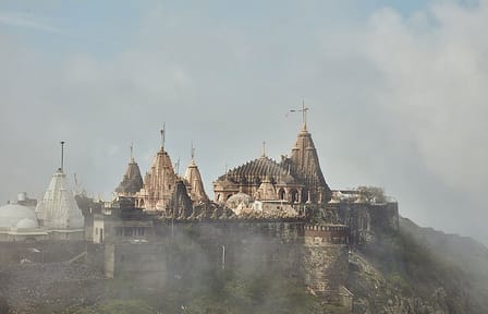 Palitana Jain Temple Trekking Tour in Gujarat, India