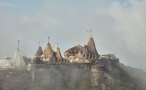 Palitana Jain Temple Trekking Tour in Gujarat, India
