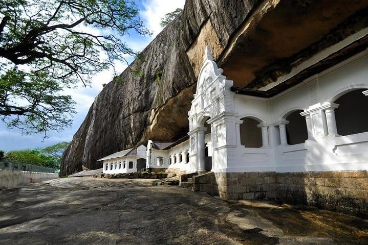 Sigiriya Rock and Dambulla Cave Temple Day Tour