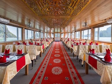 Dragon King Cruise Luxury Day Tour in Halong Bay from Harbor