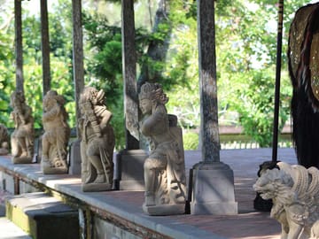 Bali Day Trip to Tanah Lot and Taman Ayun with Sunset Views