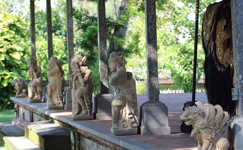 Bali Day Trip to Tanah Lot and Taman Ayun with Sunset Views