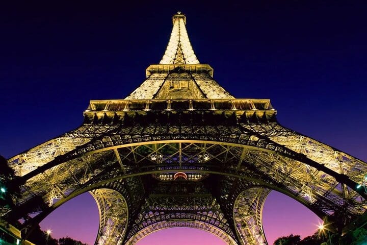 Full-Day Private Van Tour in Paris 8