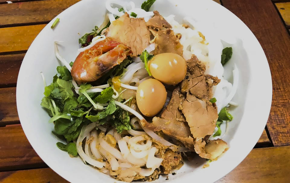 Culinary Tour of Con Market and Seafood Street in Da Nang
