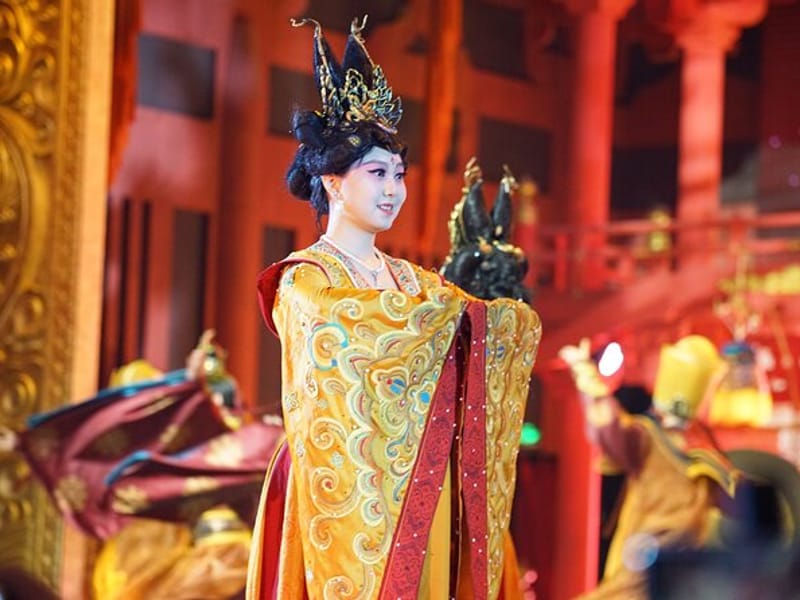 Xi'an: Tang Dynasty Music & Dance Show with Imperial Dumpling Banquet