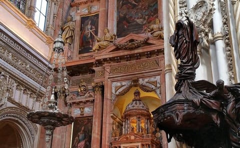 Córdoba Walking Tour: Roman Bridge, Alcazar & Mosque Cathedral