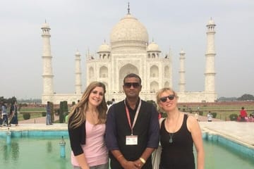Two-Day Cultural Tour of Agra and Fatehpur Sikri from Delhi