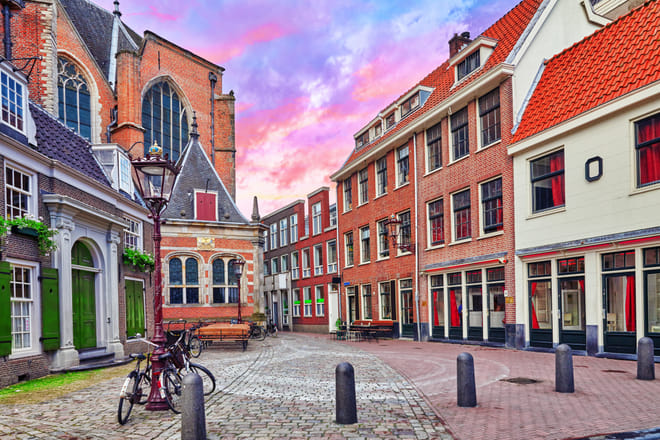 Self-Guided Canals of Amsterdam Photography Tour 4