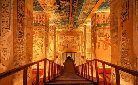 Valley of the Kings and Hatshepsut Temple Half-Day Tour in Luxor