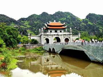 Tam Coc and Mua Cave Day Tour from Hanoi