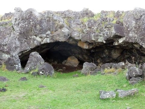 Rapa Nui underground: Half Day Private Trekking 5