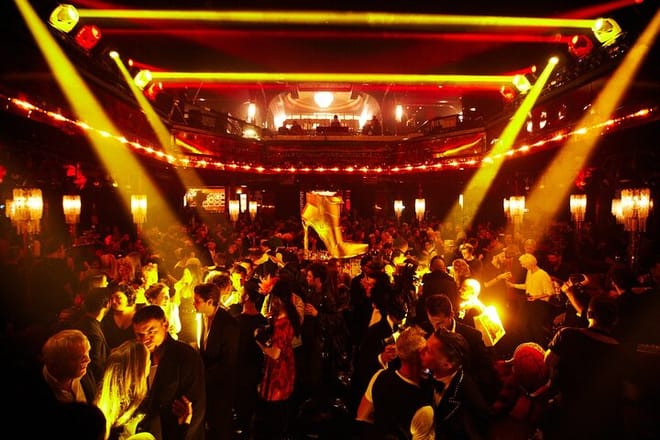 5 Hours Paris Night Tour with Paradis Latin and Wine Tasting