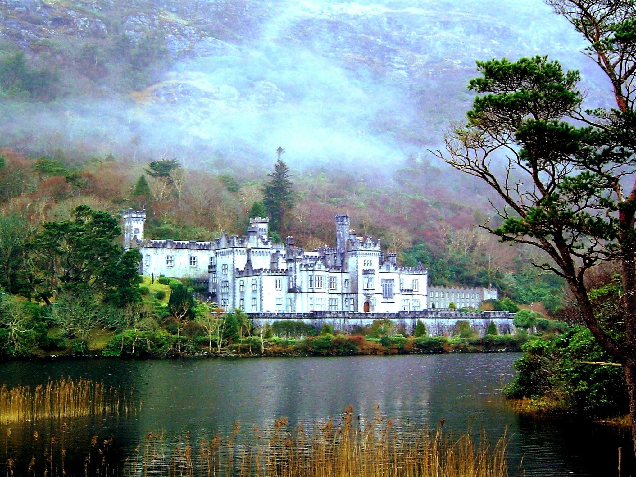 Castles of Connemara tour departing from Galway City. Private guided.