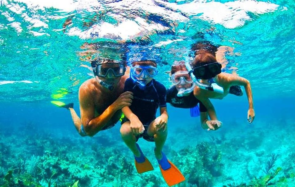 Snorkeling and Ziplining Adventure in West Bay, Honduras
