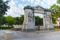 Nîmes Private Walking Tour With A Professional Guide 3