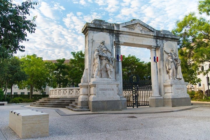Nîmes Private Walking Tour With A Professional Guide 3