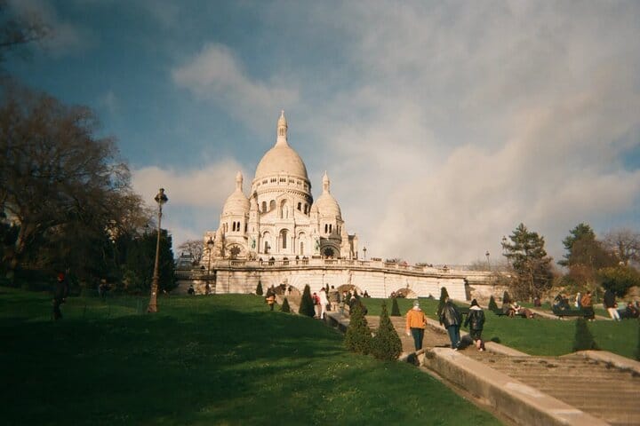6 hour Paris city tour with Galeries Lafayette, Montmartre and River cruise  5