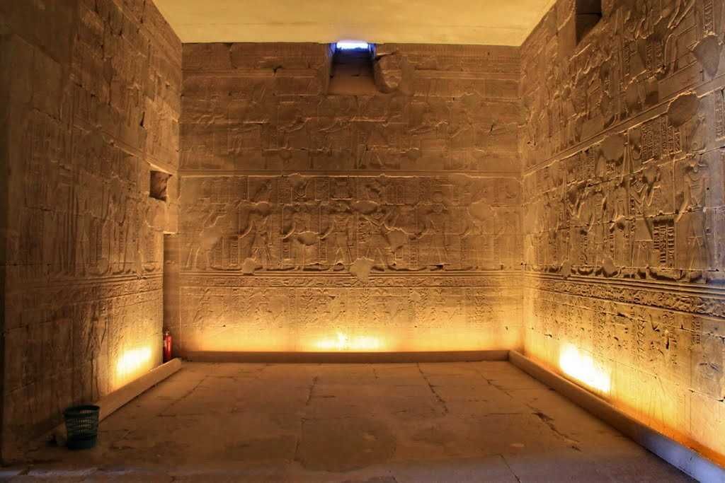 Philae sound and lights show