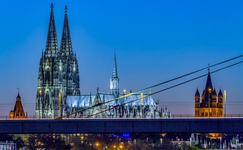 Cologne Old Town Tour: History, Culture, and Cathedral Highlights