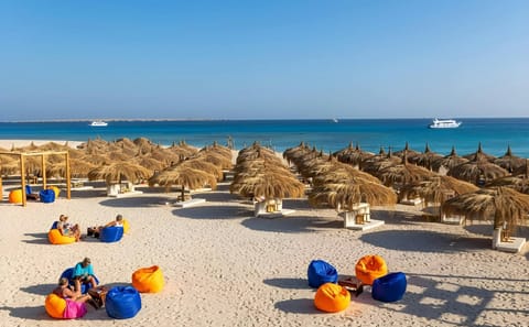 Snorkeling Tour to Eden Island from Hurghada with Lunch