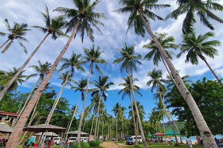 Beach hopping in Puerto Princesa City