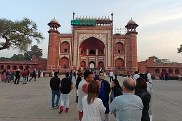 Private Taj Mahal and Fatehpur Sikri Tour from Delhi to Jaipur