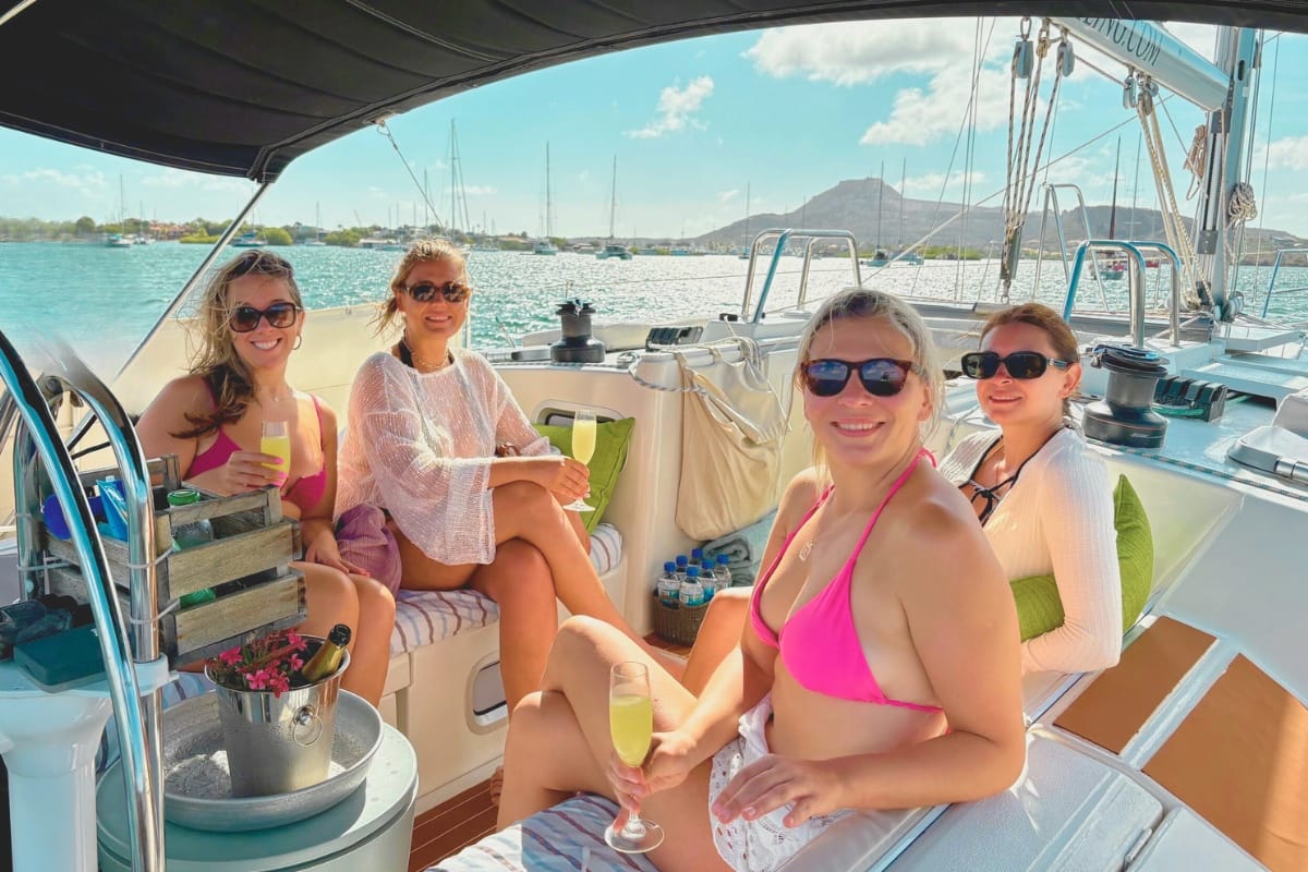 Cruisers enjoying sailing through Spanish Waters during a shore excursion by Maxie Sailing in Curacao