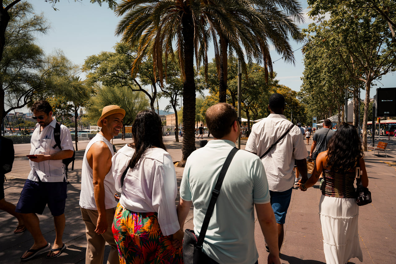 Barcelona Boat Cruise & Guide Walking Tour With Twist 6