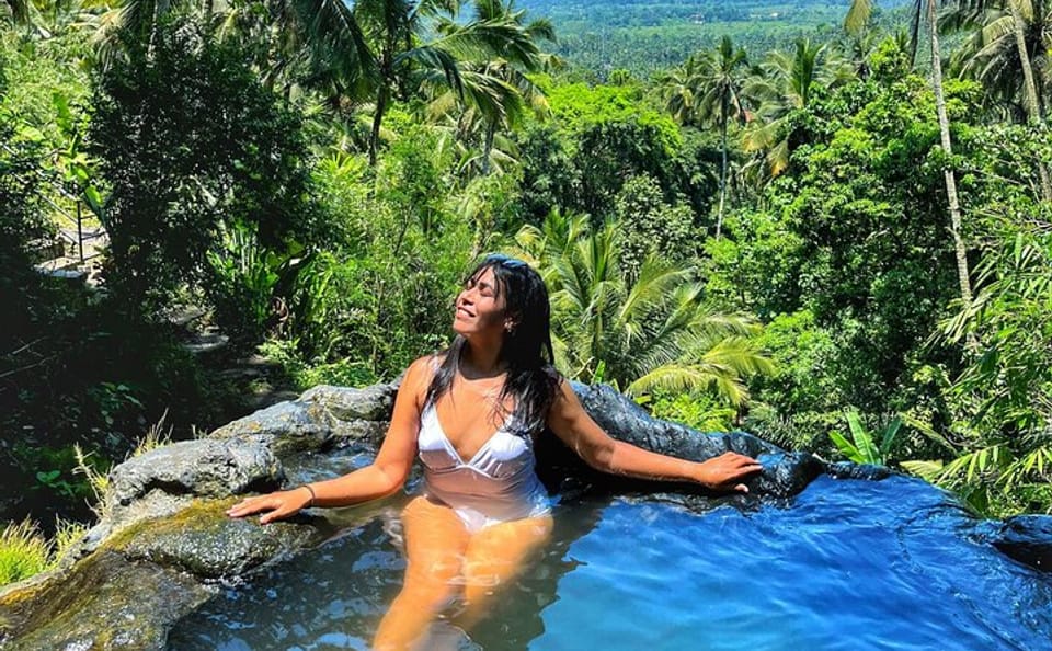 Private Day Tour from Seminyak to Virgin Beach in Bali