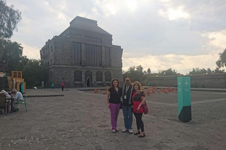 Private Combo 2 days: Teotihuacan+Basilica+Tlatelolco+Xochimilco+Frida+Coyoacan