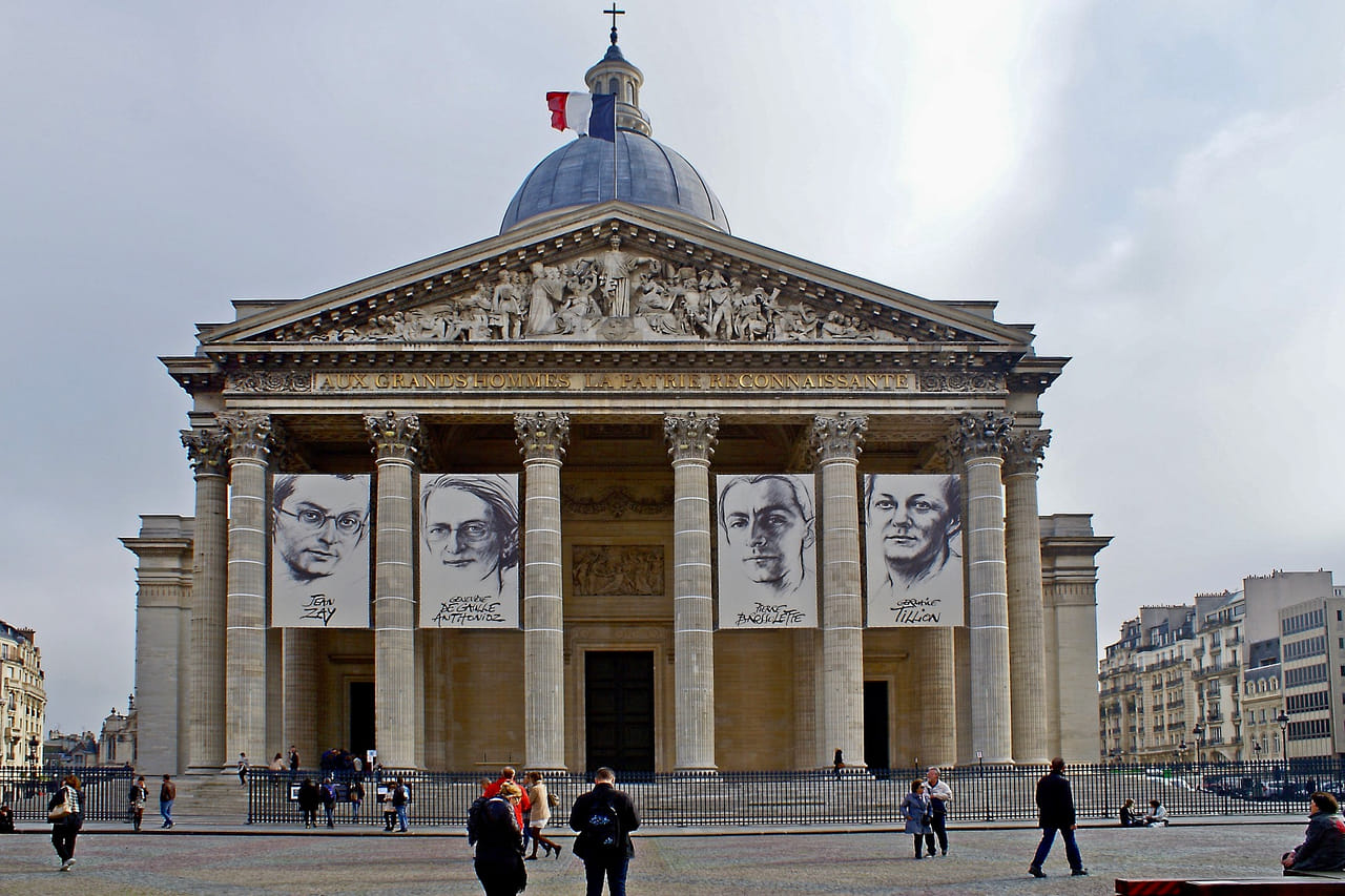 Private Paris Sightseeing City Tour by Minivan 5