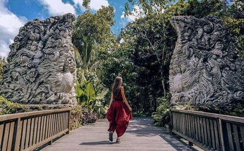 Guided Tour and Skip-the-Line Ticket to Ubud Monkey Forest