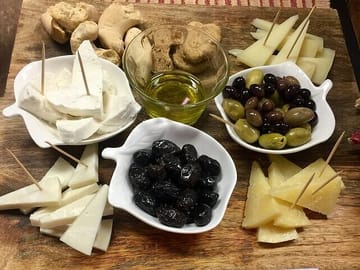 Wheelchair Accessible Wine and Cheese Tasting in Heraklion and Rethimno