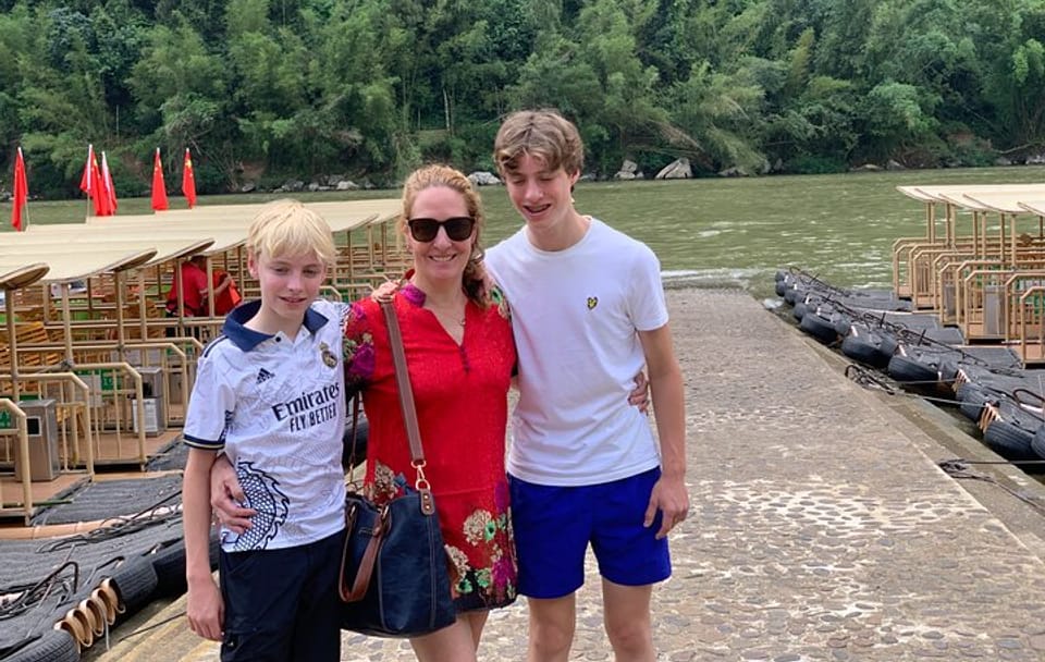 Li River Cruise and Bamboo Rafting Tour in Guilin