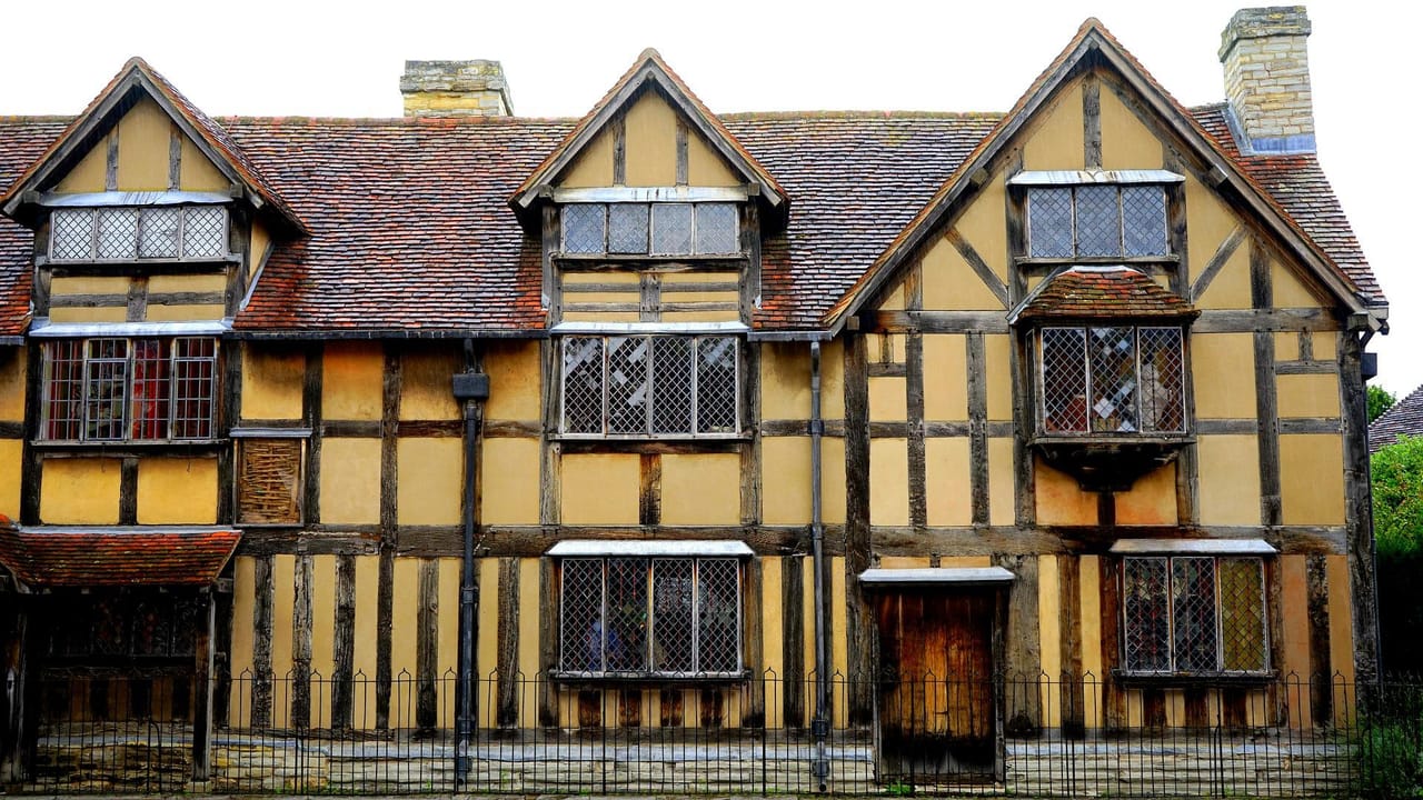 Oxford, Shakespeare Country & Warwick castle private Tour 9