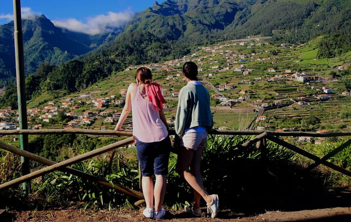 Enchanted Vineyards, Wine 4×4 Tour and Sea Cliff Cabo Girão