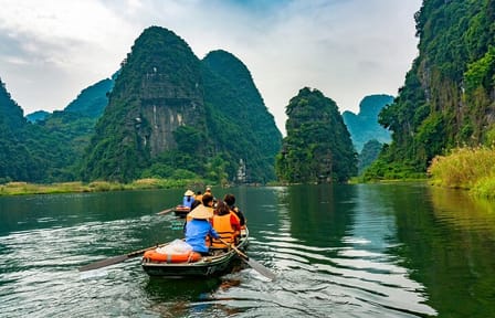 Day Trip from Hanoi to Ninh Binh: Hoa Lu, Trang An, Mua Cave