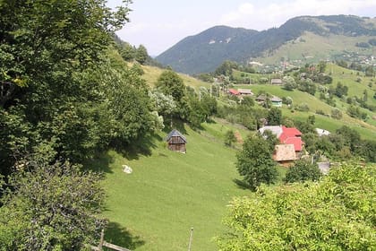 Village life in Transylvanian Carpathian mountains – 8 days