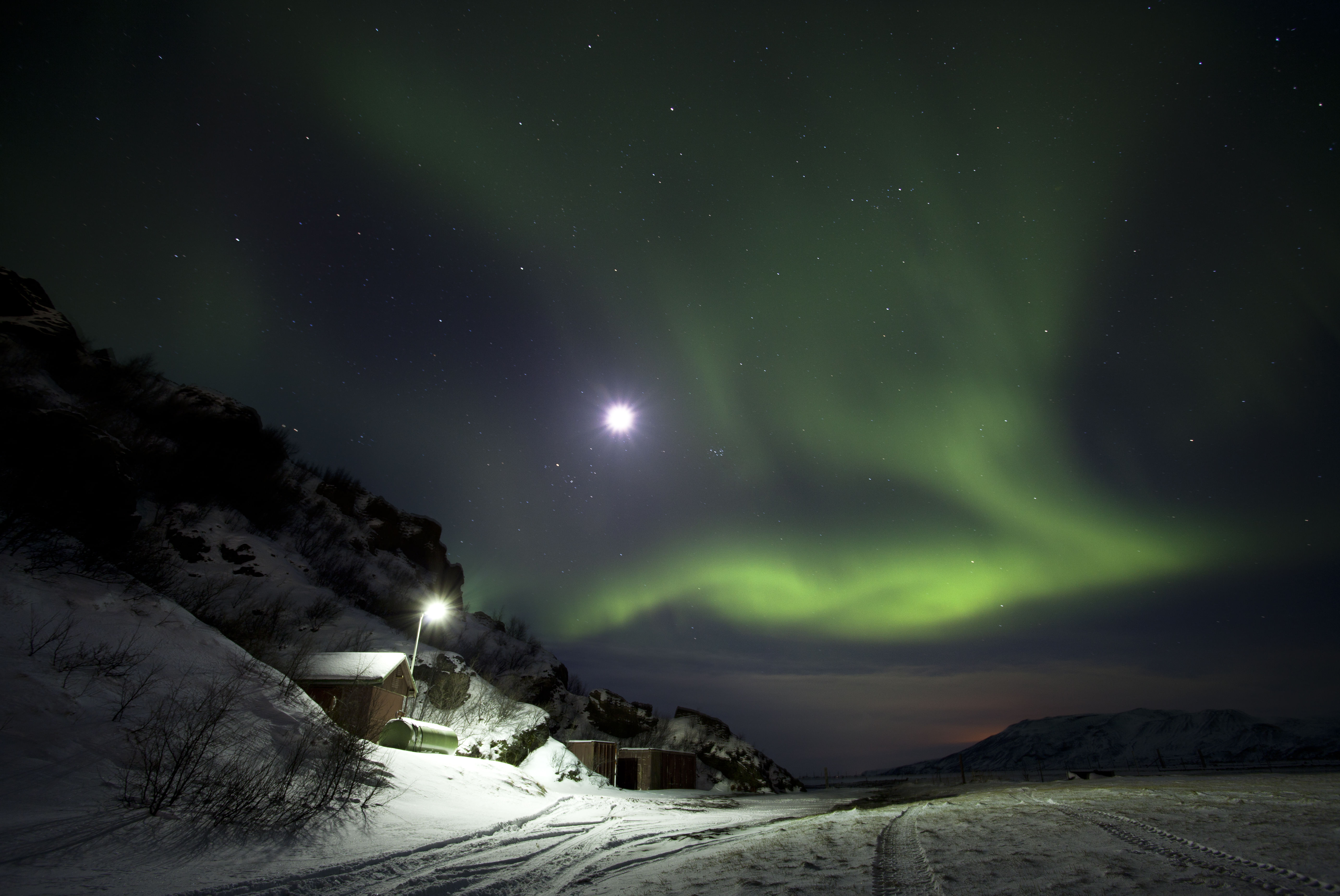 Northern Lights in the Icelands mountain