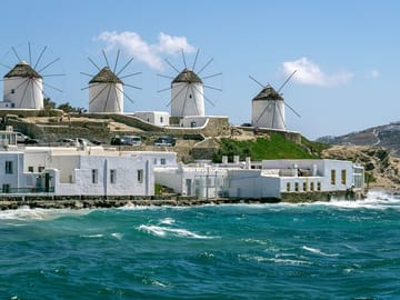 Local Walking Tour of Mykonos Town for Photography and Shopping